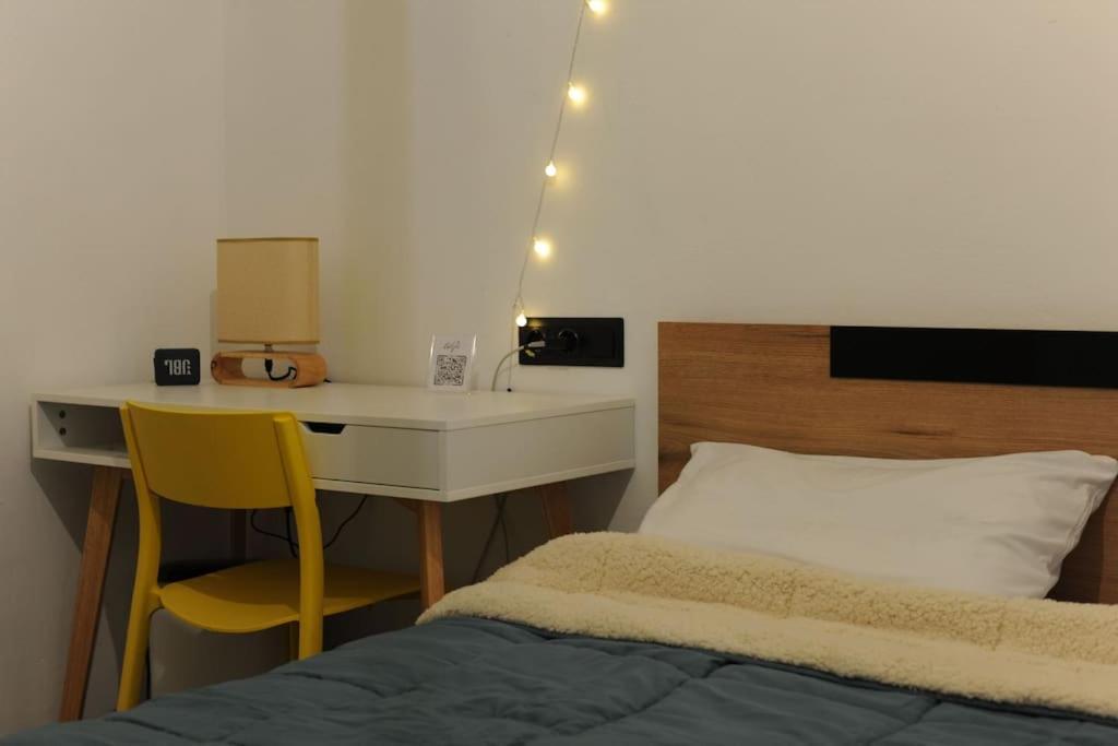 테살로니키 Modern Urban Host With Private Courtyard 아파트 외부 사진