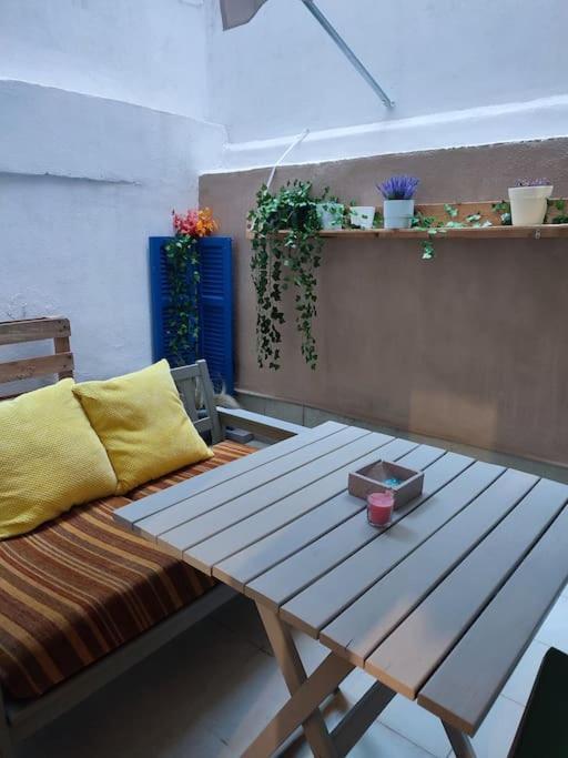 테살로니키 Modern Urban Host With Private Courtyard 아파트 외부 사진