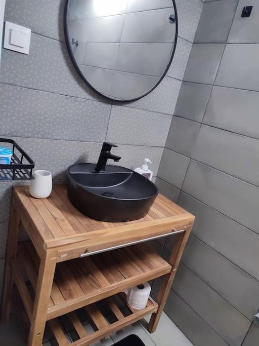 테살로니키 Modern Urban Host With Private Courtyard 아파트 외부 사진