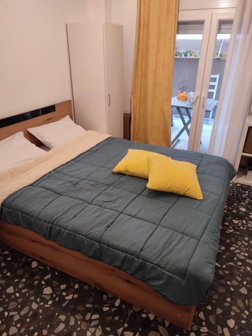 테살로니키 Modern Urban Host With Private Courtyard 아파트 외부 사진