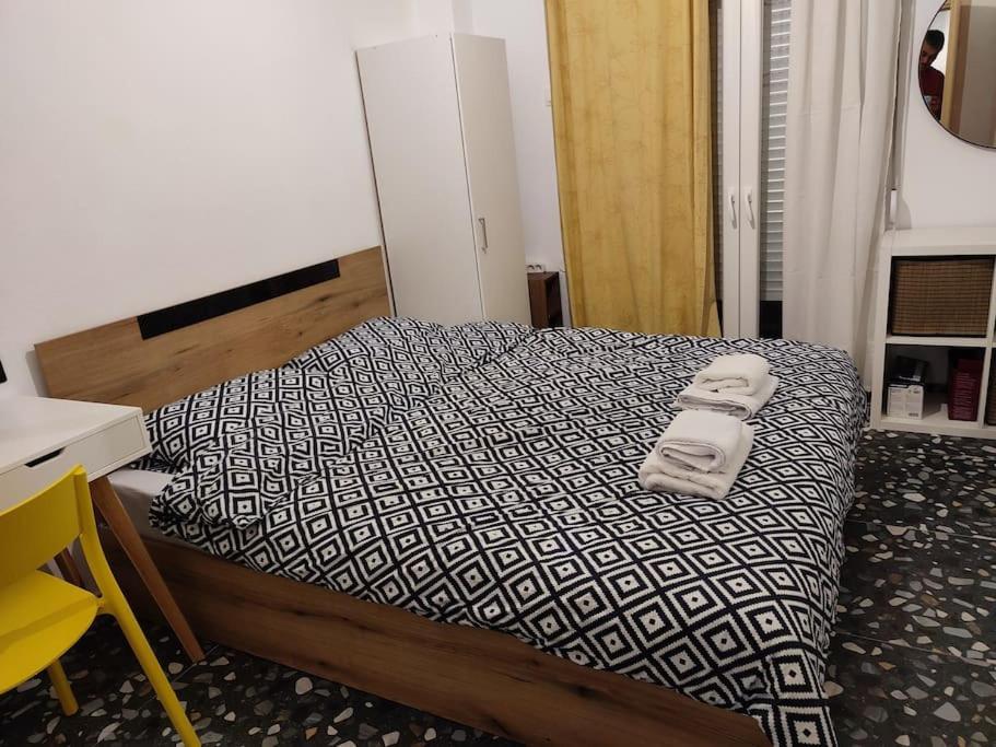 테살로니키 Modern Urban Host With Private Courtyard 아파트 외부 사진