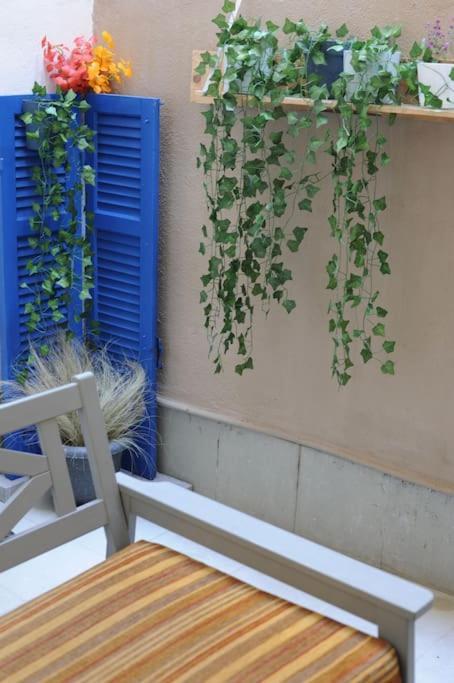테살로니키 Modern Urban Host With Private Courtyard 아파트 외부 사진