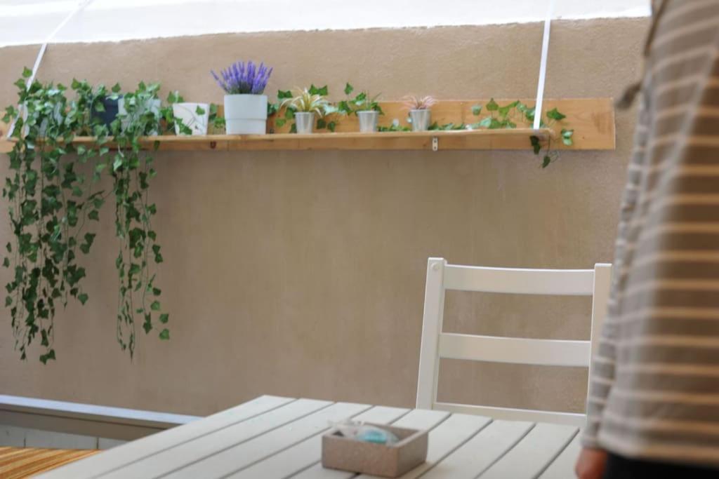 테살로니키 Modern Urban Host With Private Courtyard 아파트 외부 사진