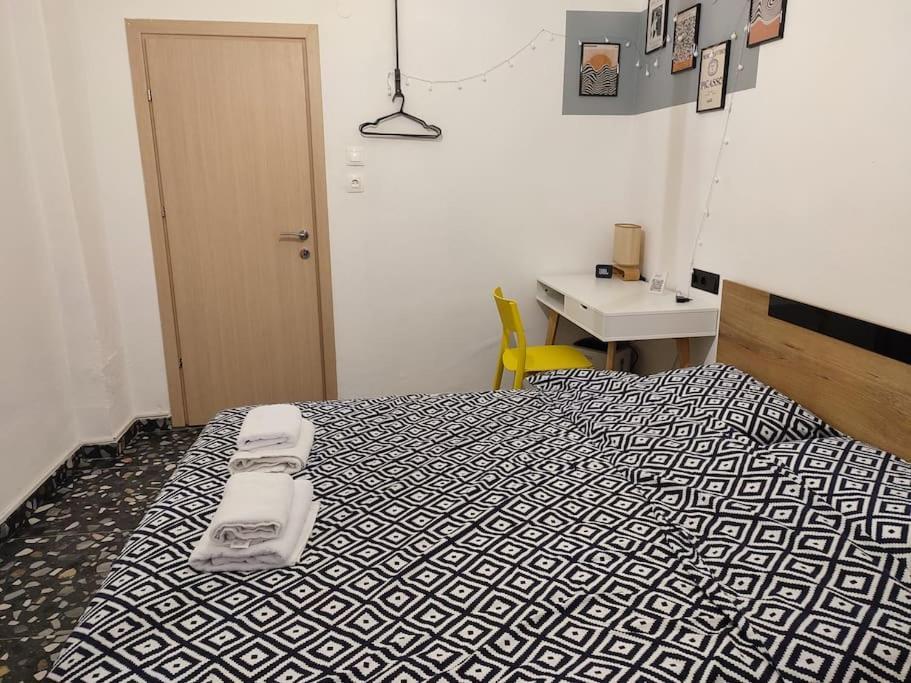 테살로니키 Modern Urban Host With Private Courtyard 아파트 외부 사진